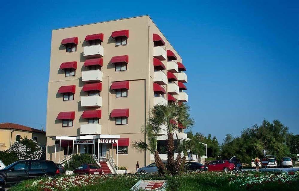Hotel Elisabeth Due ฟาโน ภายนอก รูปภาพ